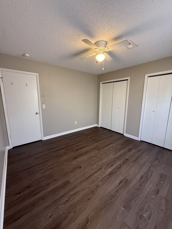 Building Photo - 2217 Villaret Dr SW
