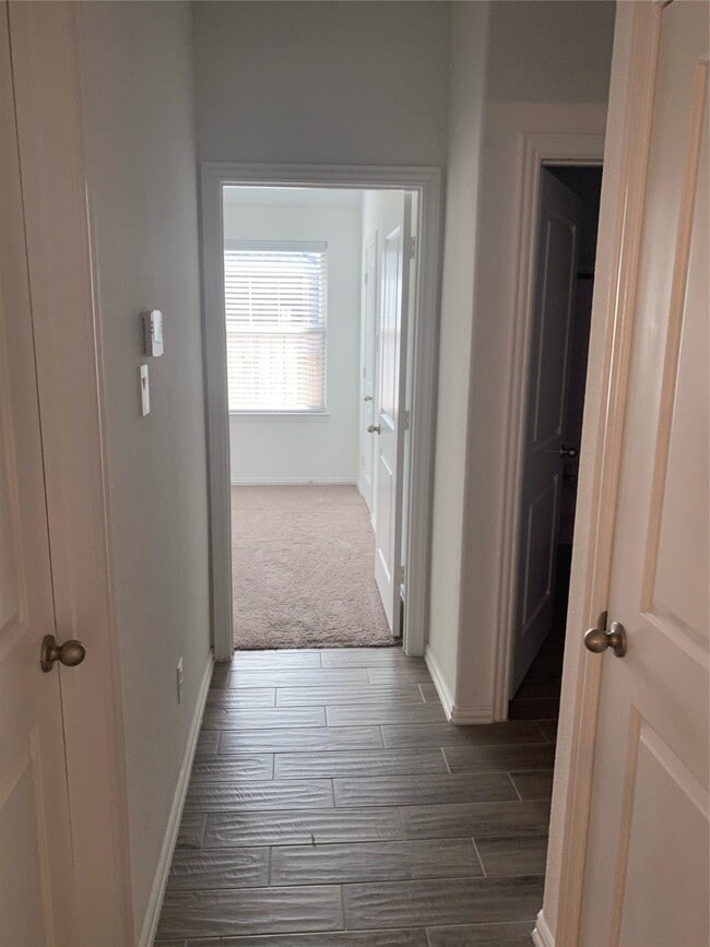 Building Photo - 210 Emory Birch