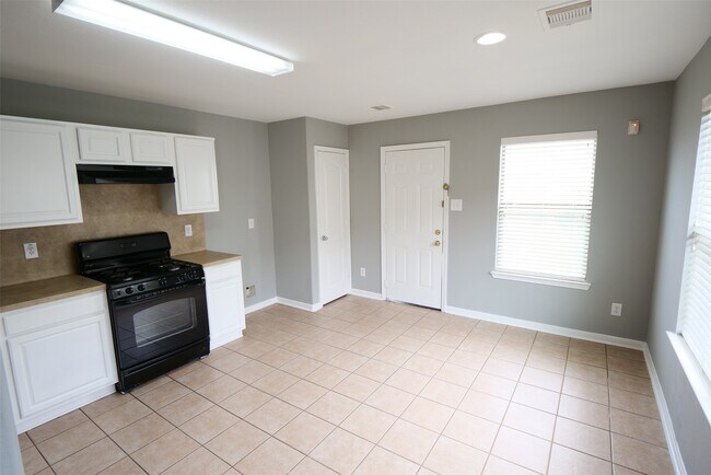 Building Photo - 7522 Appleberry Dr