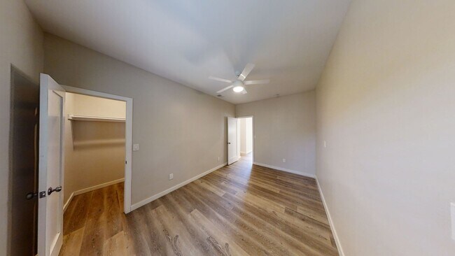 Building Photo - 4BD/2BA on Tipton!