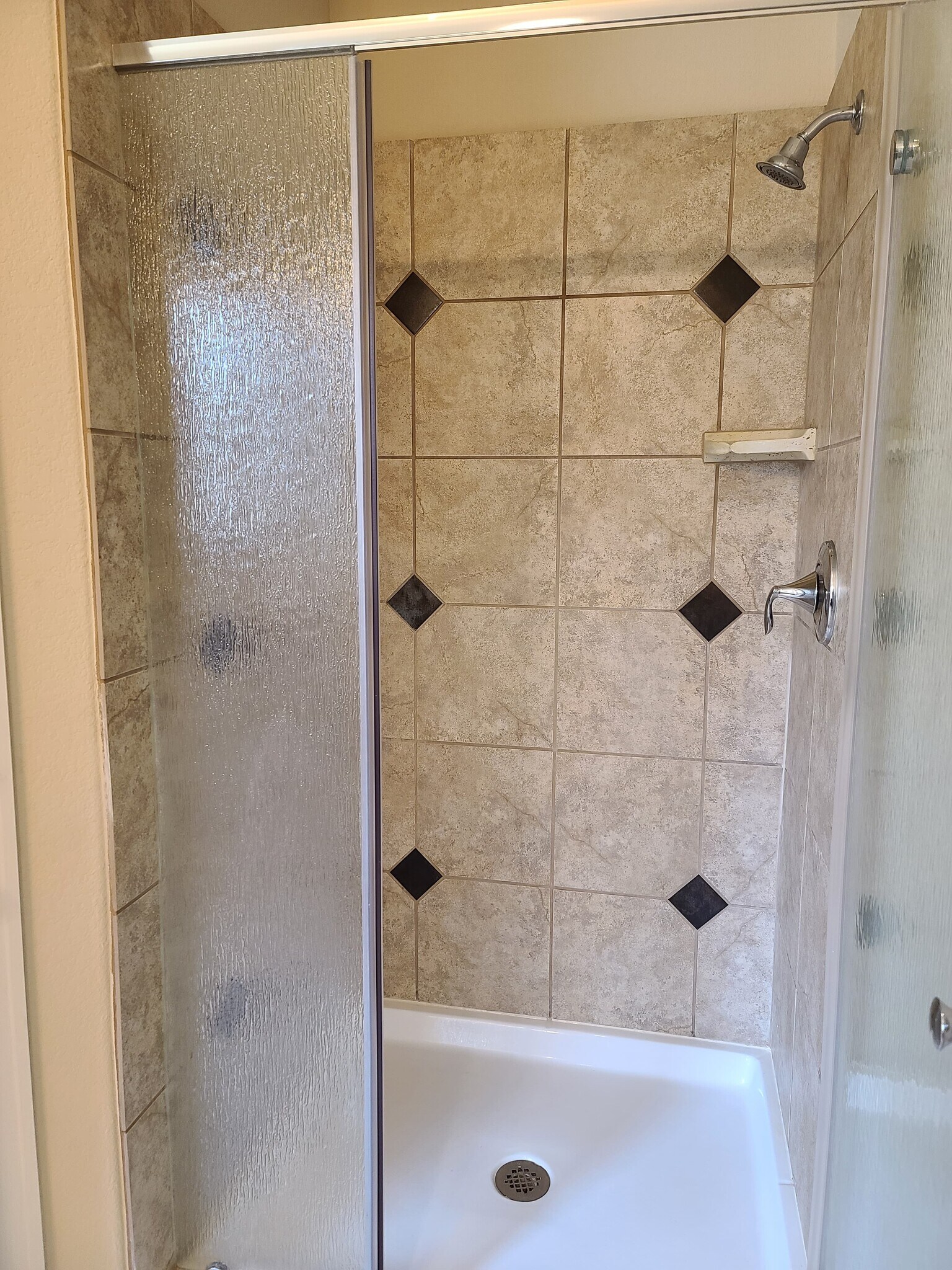 Building Photo - 218 Simmons Dr