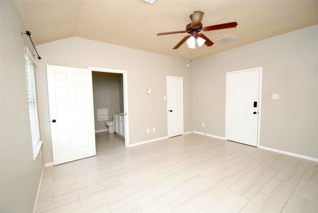 Building Photo - 5910 Sugar Field Ln