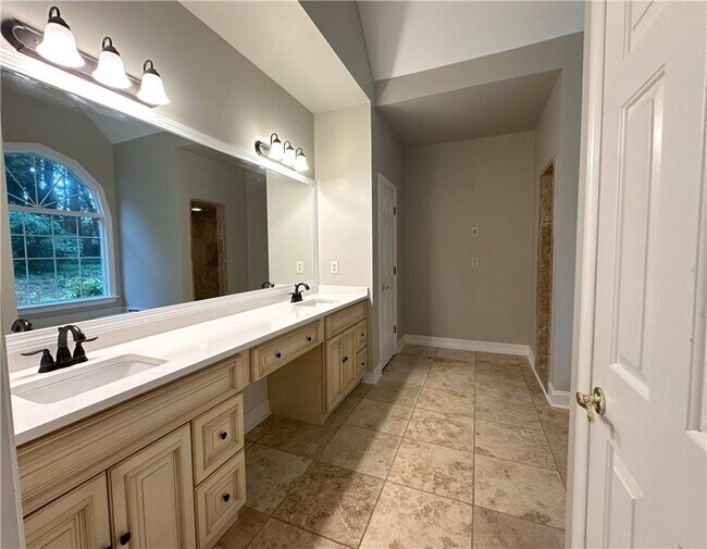 Building Photo - 1015 Allenbrook Ln