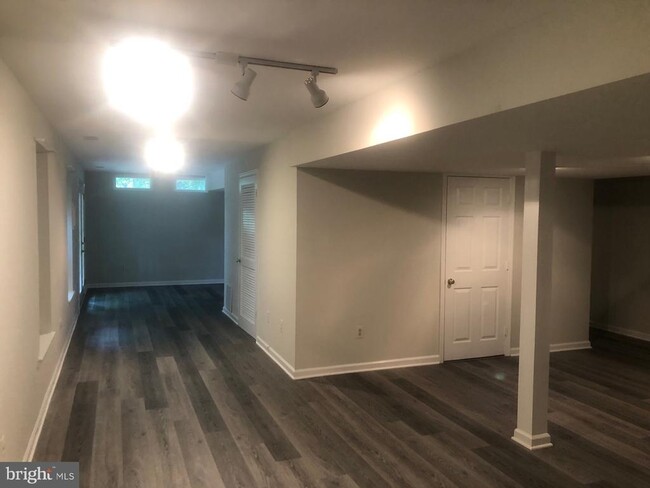 Building Photo - 8104 Overlake Ct