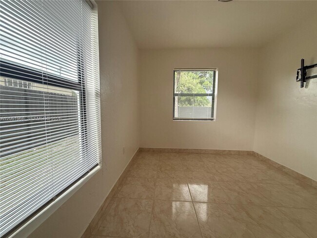 Building Photo - 2520 NW 155th St