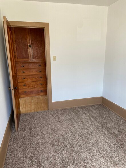 Bedroom - 303 E Mill St