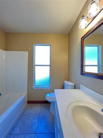 Building Photo - 631 Stagecoach Dr