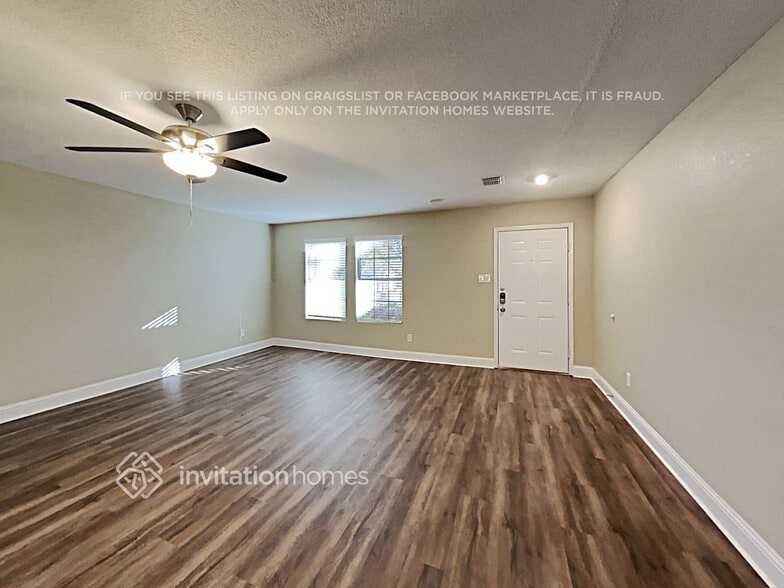 Building Photo - 2361 Live Oak Dr