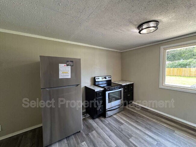 Building Photo - 1210 Asbury Dr