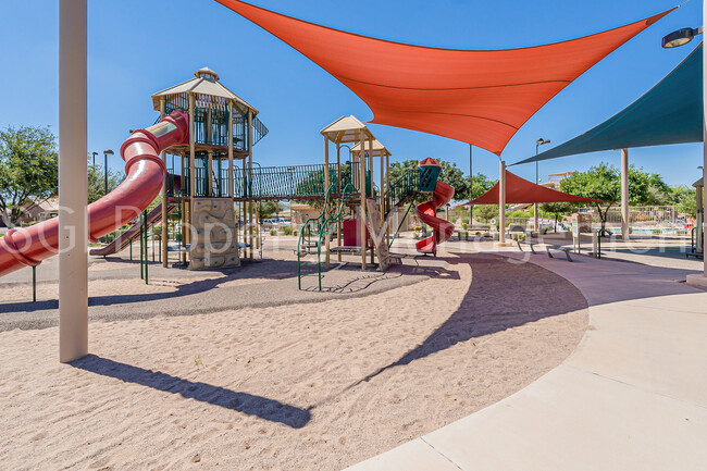 Building Photo - Gorgeous Casa Grande home ready for move in