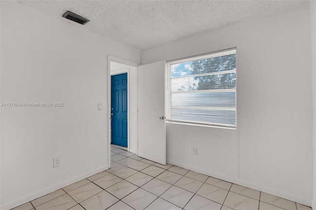 Building Photo - 6731 SW 15th St