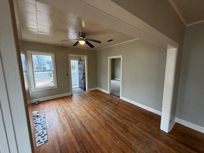 Building Photo - Gorgeous 2 Bedroom Home in Sunset Acres