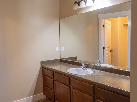 Building Photo - 1532 N Venetian Way