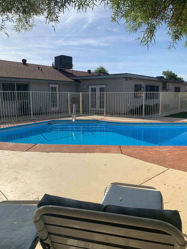 Building Photo - 3744 W Kariba Dr