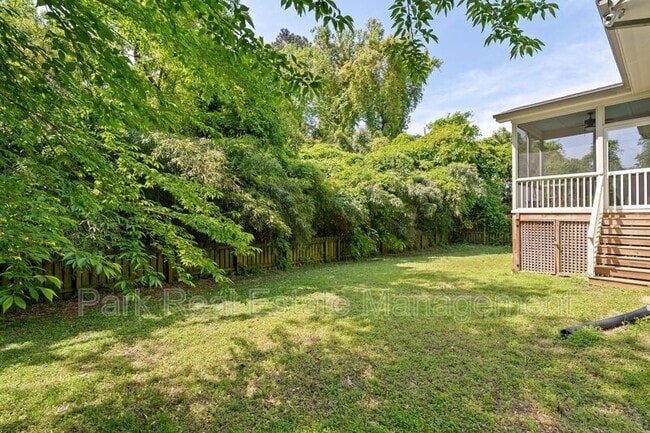 Building Photo - 1111 W Murray Ave