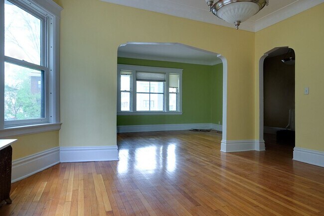 Building Photo - 913 Ashland Ave