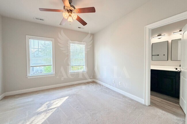 Building Photo - 7754 ACC Blvd
