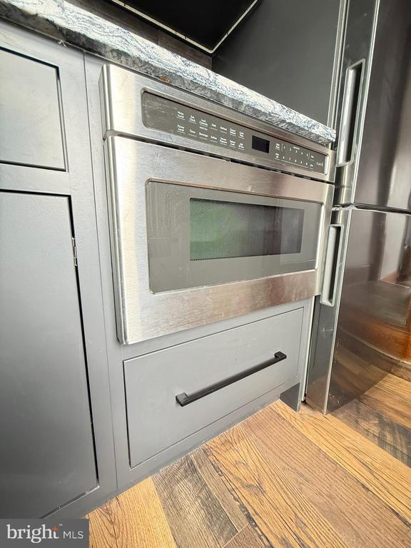 Building Photo - 295 E Main St