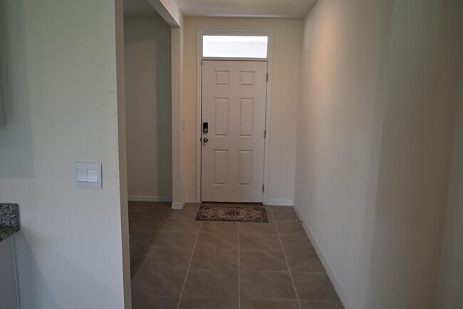 Building Photo - 1341 Middle Lk Dr