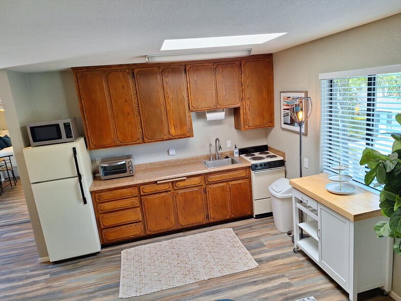 Building Photo - 3765 Pio Pico St