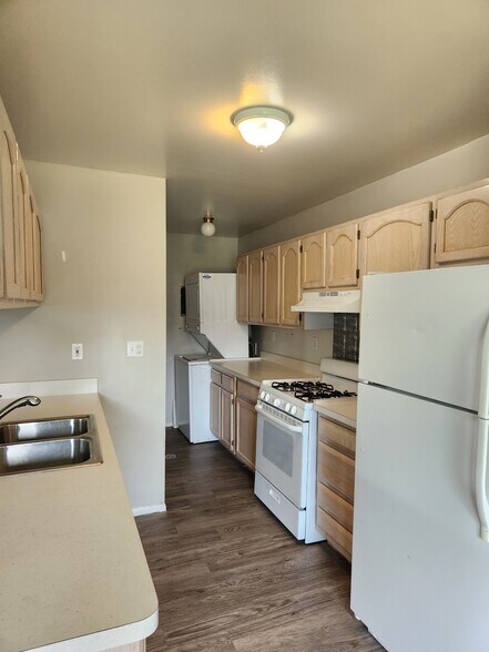 Building Photo - 9461 Parkwood N