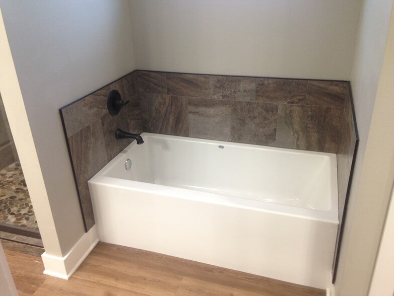 master bath - 308 Candlewood Cir