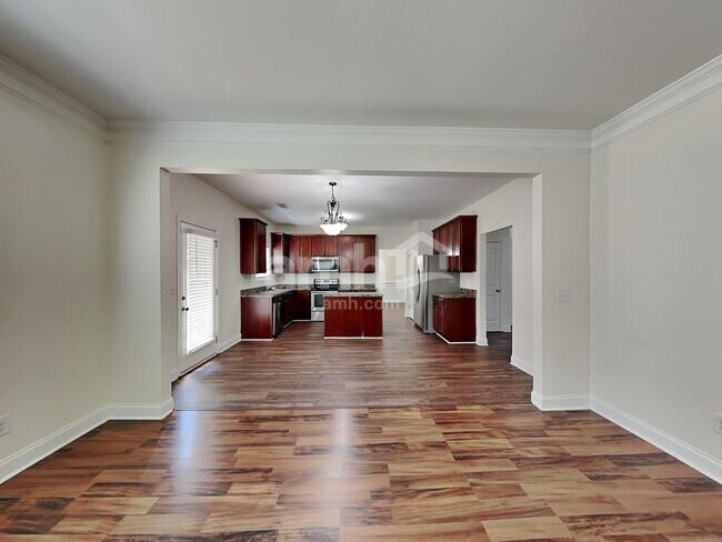 Building Photo - 6260 Cove Creek Dr