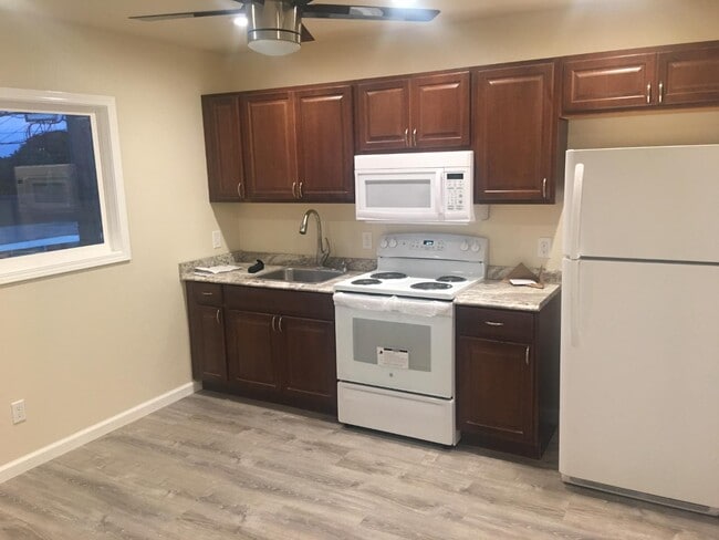 Building Photo - 91-1728 Ala Loa Street - B ( Upstairs )