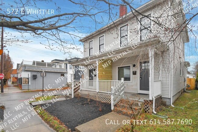 Building Photo - Beautifully Updated 2 Bedroom, 1.5 Bath Du...