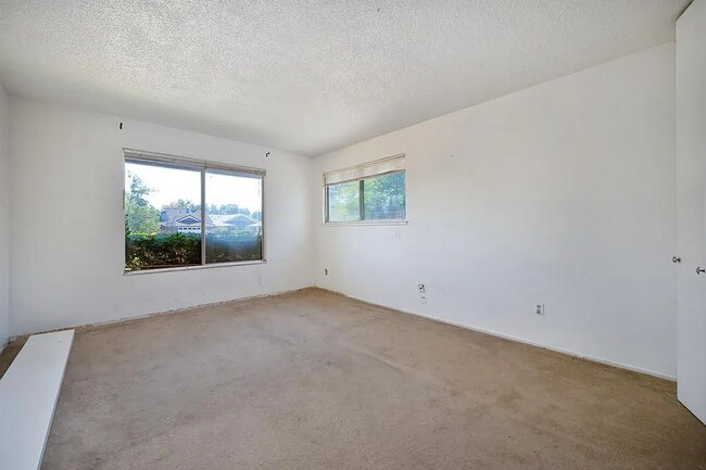 Building Photo - 2645-2649 S Whitney Blvd