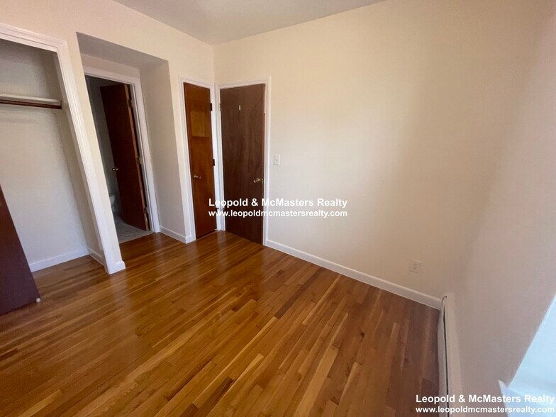 Primary Photo - 164 North Beacon St