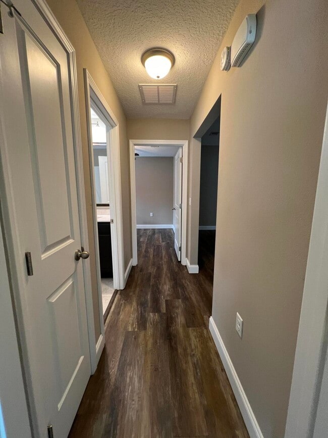 Building Photo - 415 E Field Ave