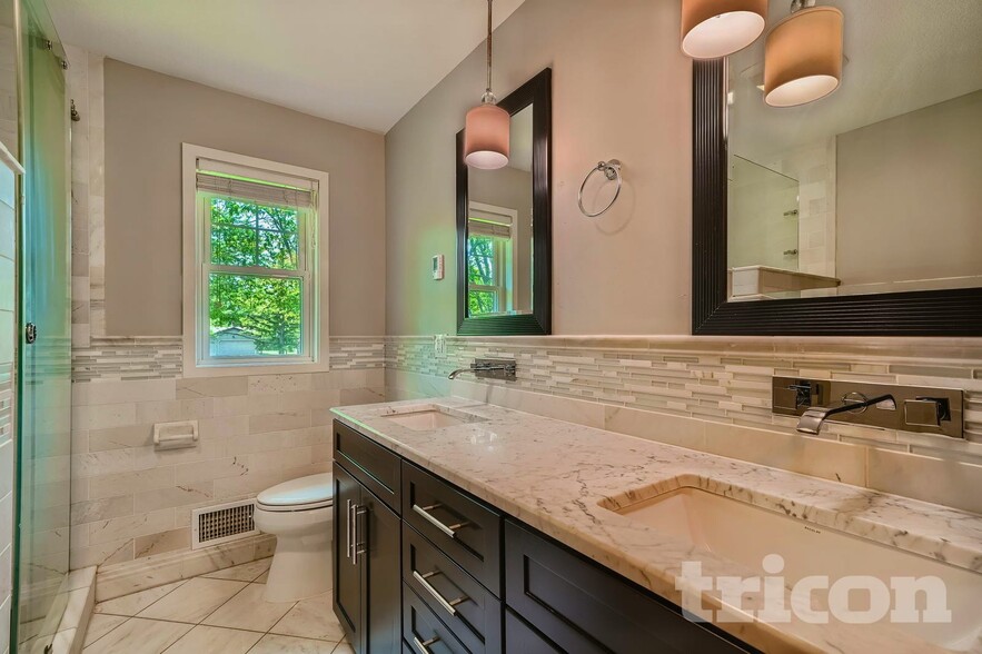 Building Photo - 15931 Vintage St NW