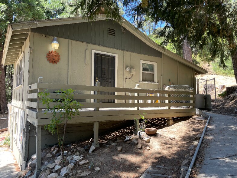 Building Photo - 23094 Cedar Way