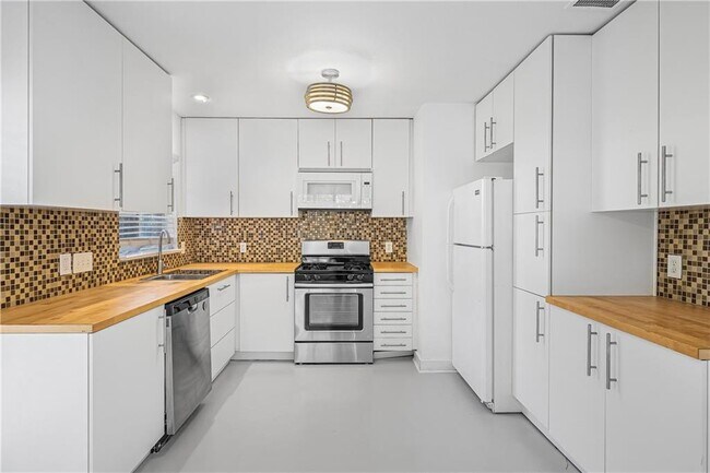 Primary Photo - 3705 Tower View Ct