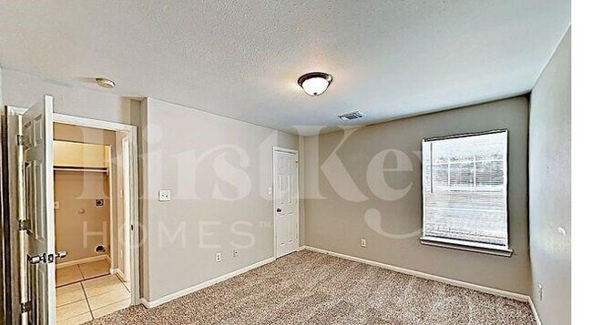 Building Photo - 2932 La Estancia Ln