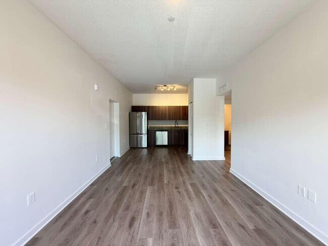 Building Photo - 4260 Lakewood Rd