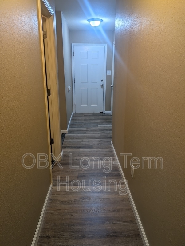 Building Photo - 207 Pine Grove Trail