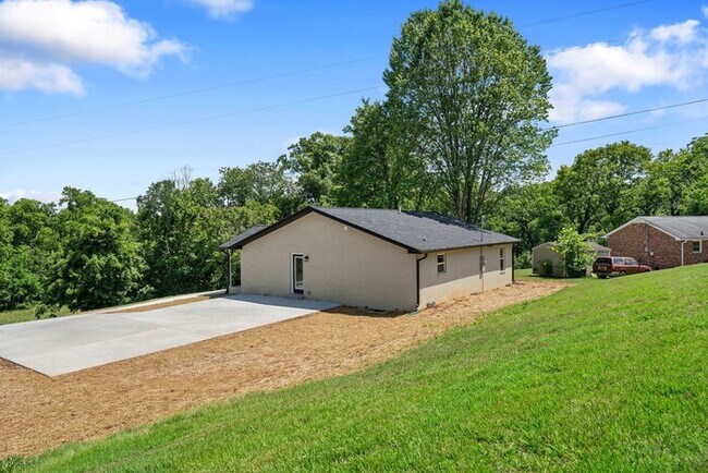Building Photo - 3776 John Taylor Rd