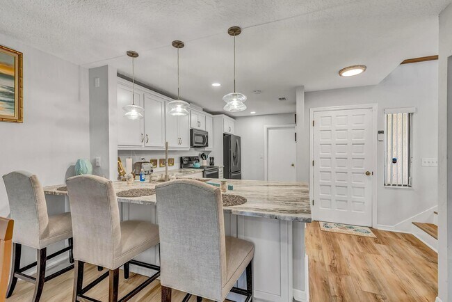 Building Photo - Available April 1st, 2026