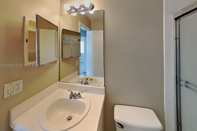 Building Photo - 4728 SW 13th Pl