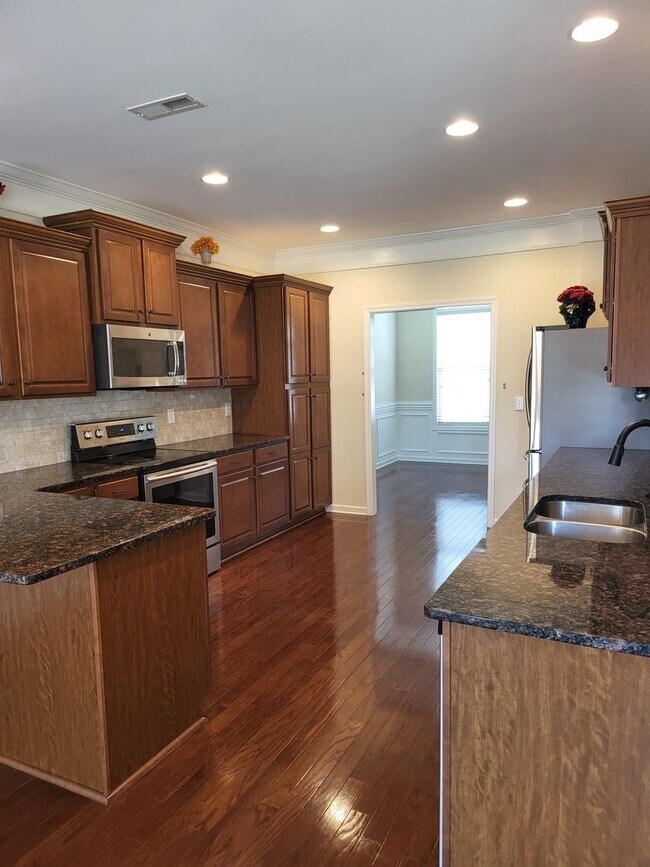 Building Photo - 284 Big Oak Ln