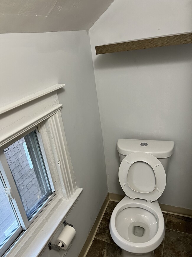 Bathroom - 17 Superior Ter