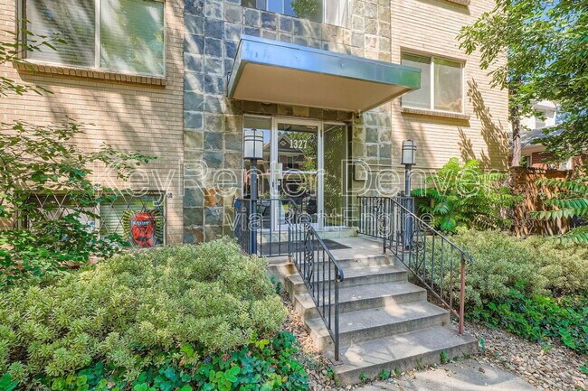 Building Photo - 1327 Steele St