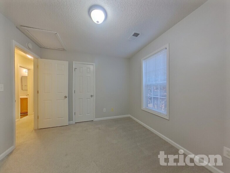 Building Photo - 604 Southern Trace Crossing