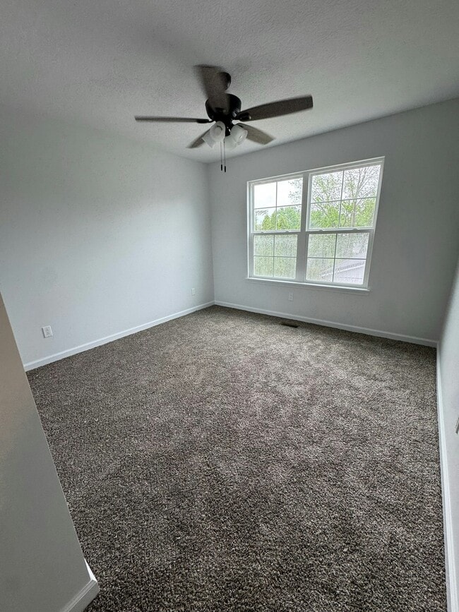 Building Photo - 219 Cambria St