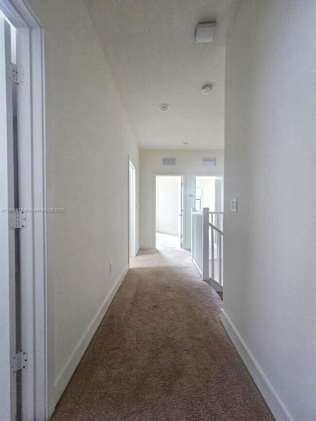 Building Photo - 15839 NW 91st Ct