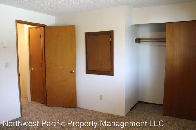 Building Photo - 2728 Lancaster Dr SE