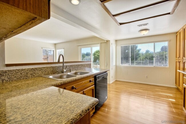 Building Photo - 14718 Carmel Ridge Rd