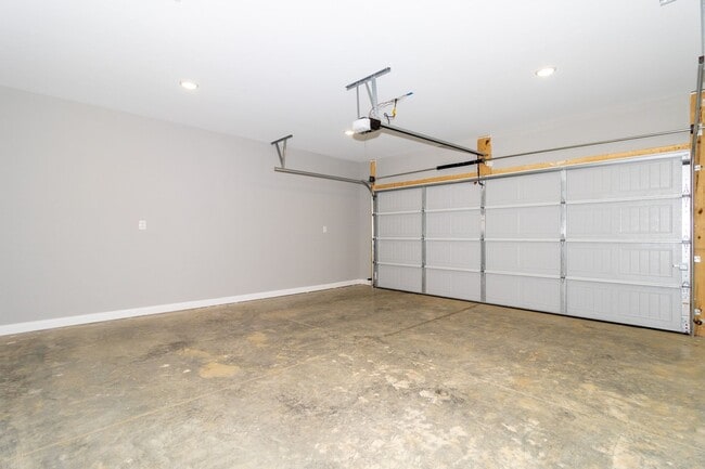 Building Photo - Elevated Living Starts Here  Now Pre-Leasing in Winchester, KY